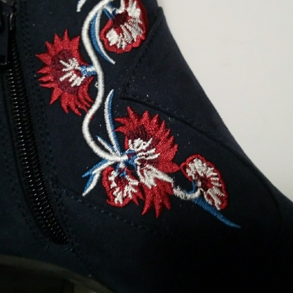 Carlos by Carlos Santana Embroidered Western Boots - Picture 4 of 6
